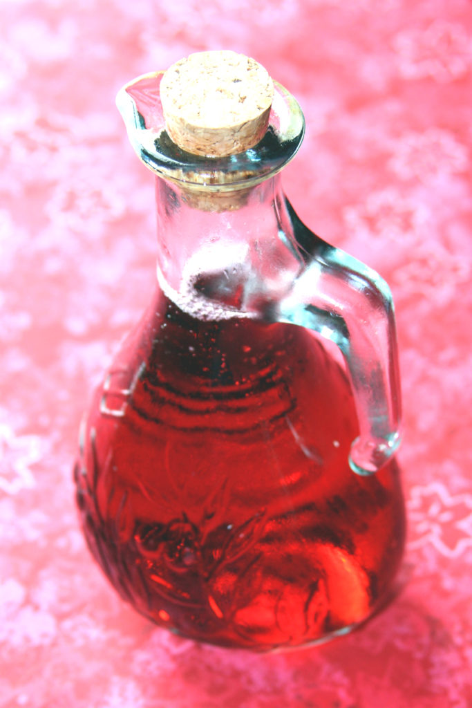 Strawberry Vinegar #strawberry #fruitdressing #vinegar