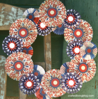 Patriotic Paper Rosette Wreath #patriotic #paperwreath #diytutorial #wreath #redwhiteandblue